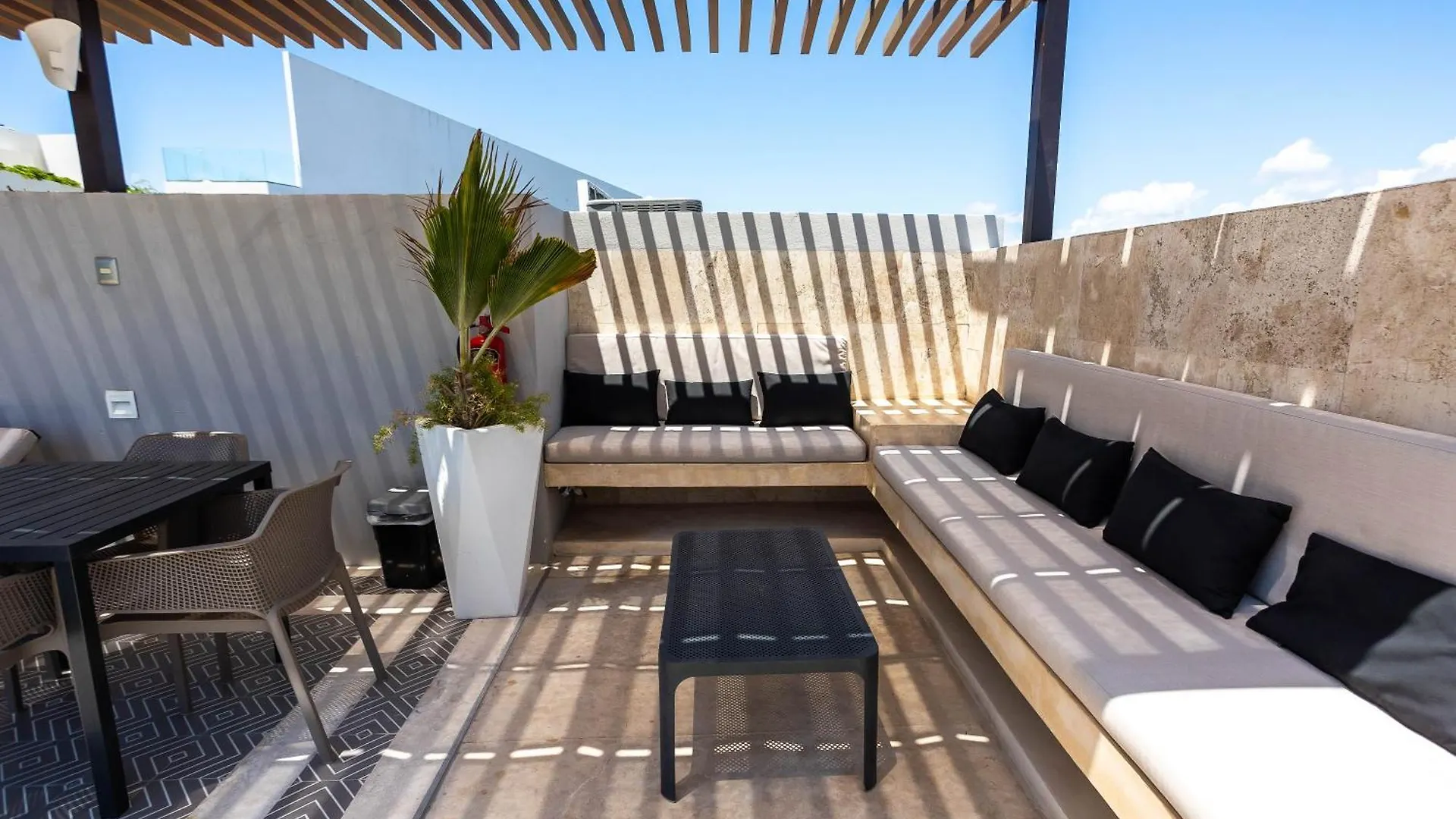 Beautiful 2Bd 2Bth, Ocean Views Daire Playa del Carmen